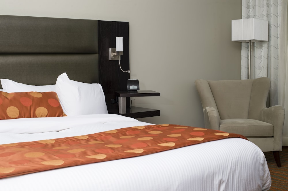 Aqua room with 1 king bed, river view - Photo 2