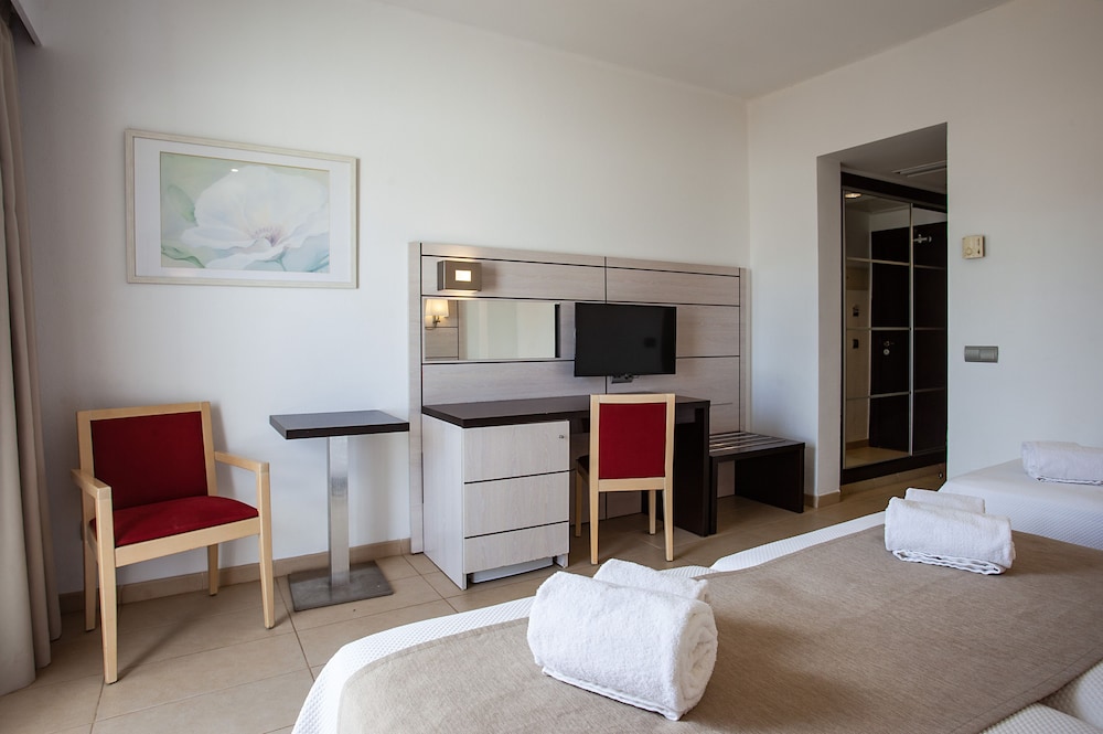 Triple Room, Balcony - Photo 2
