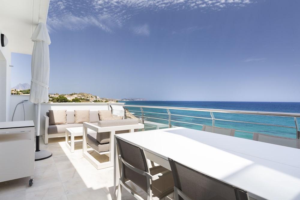 Deluxe Apartment, 2 Bedrooms, Terrace, Sea View (Amerador)