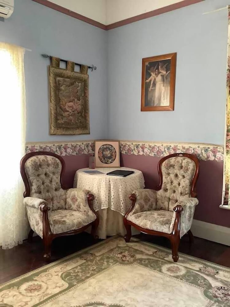 Economy Double or Twin Room, Private Bathroom (Regency Room) photo 2