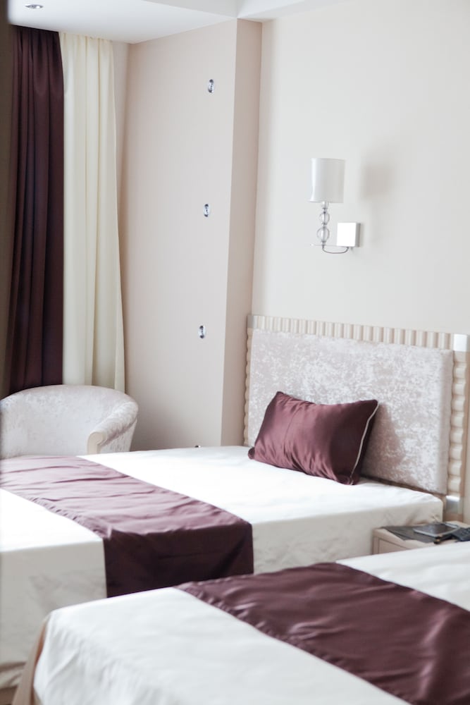 Superior Twin Room, 2 Double Beds photo 3