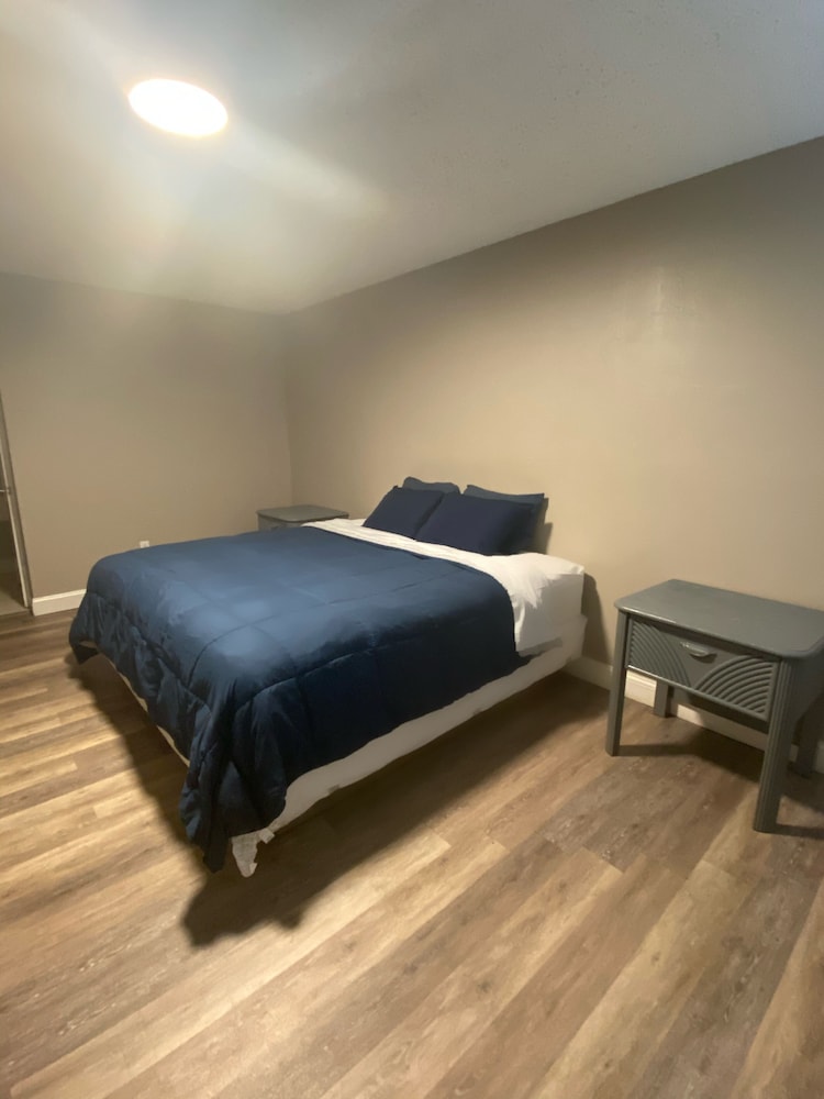 Room, 1 King Bed, Non Smoking - Photo 1