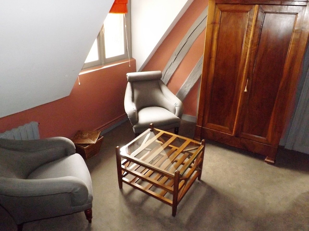 Suite - Photo 2