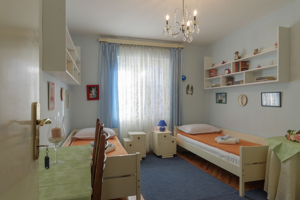 Twin Room, Shared Bathroom