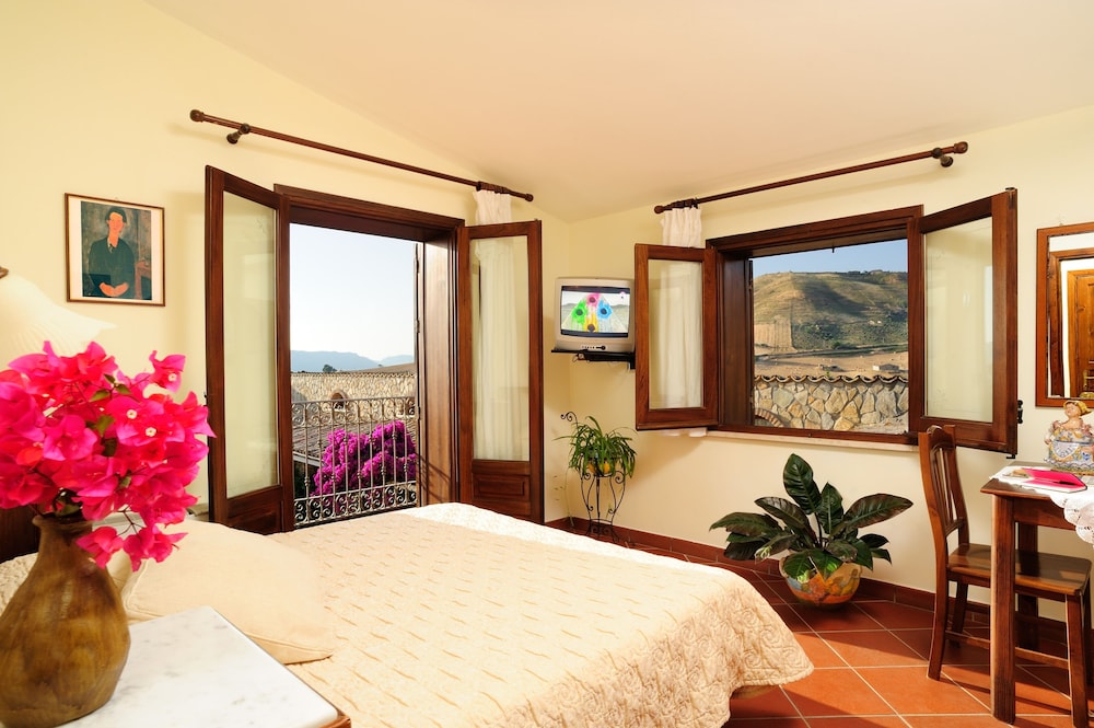 Superior Room, Courtyard Area