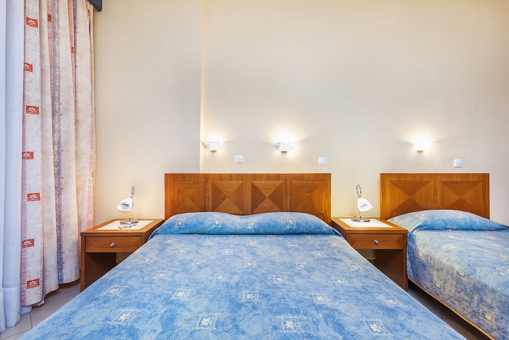 Standard Triple Room photo 3