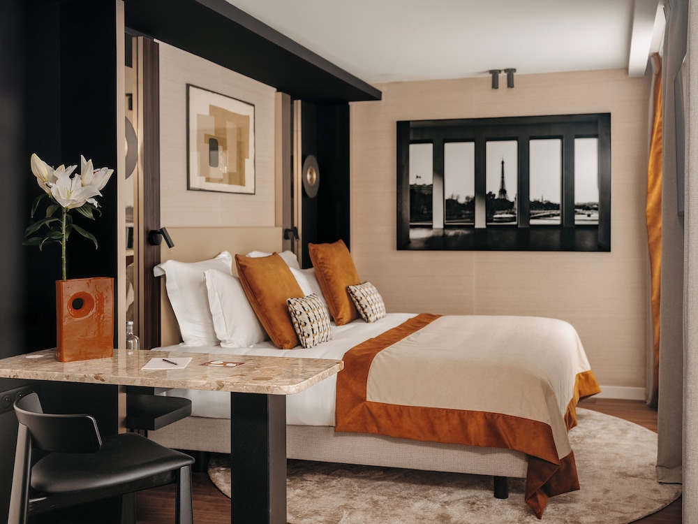 Prestige Double Room with Balcony - Free Sauna and Gym Access photo 1