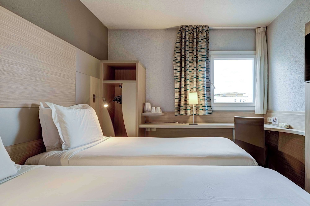 Standard Room, 2 Twin Beds - Photo 5