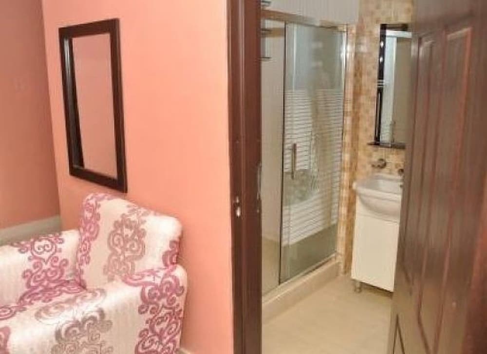 Executive Room - Photo 7