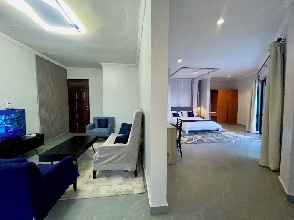 Executive Suite, Balcony, City View photo 1