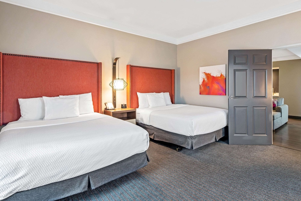 Room, 2 Queen Beds, Non Smoking - Photo 4