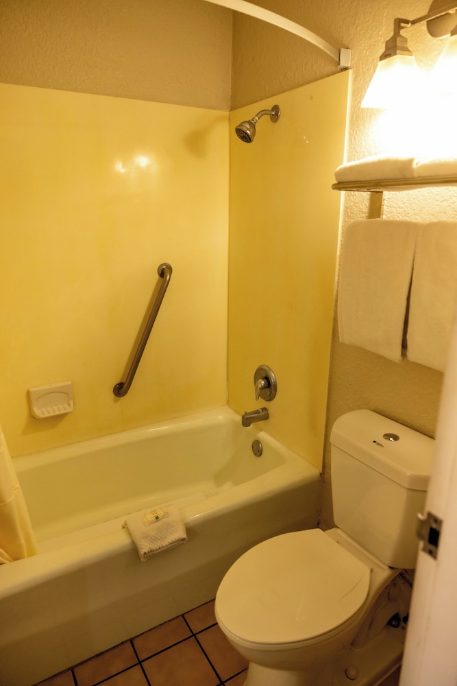 Suite, 2 Queen Beds, Non Smoking - Photo 6