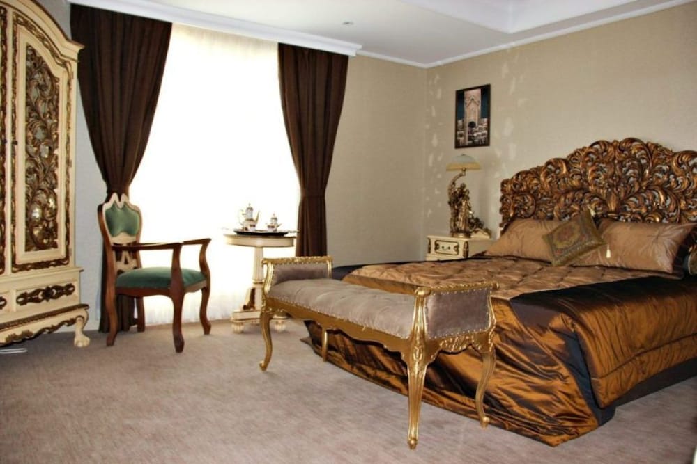 Deluxe Triple Room, Smoking