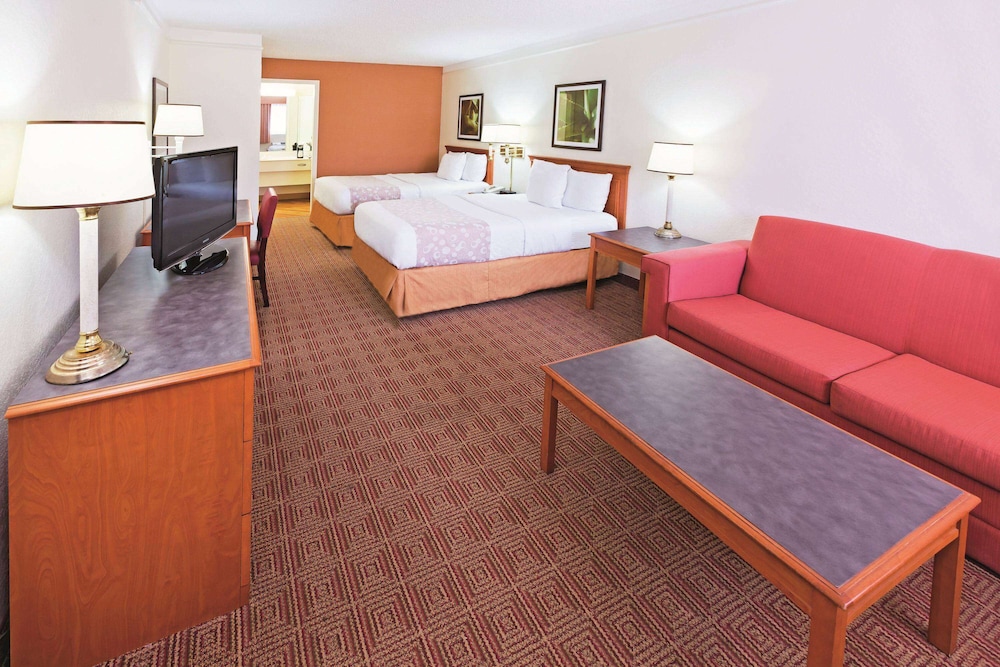 Junior Suite, 2 Queen Beds, Non Smoking