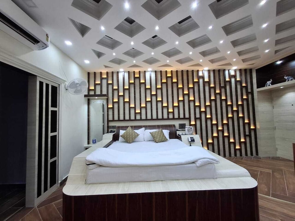 Exclusive Studio Suite, City View