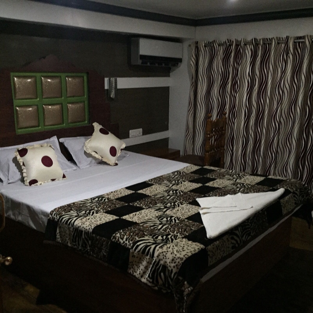 Deluxe Double or Twin Room, Non Smoking, Lake View photo 1