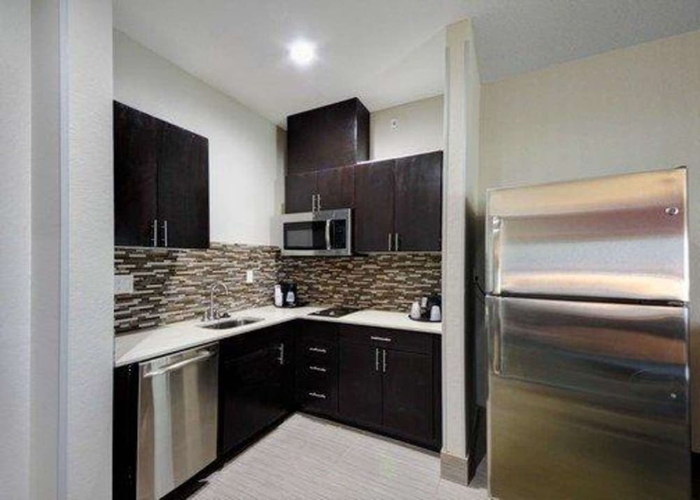 Suite, Multiple Beds, Accessible, Non Smoking (Efficiency) photo 1