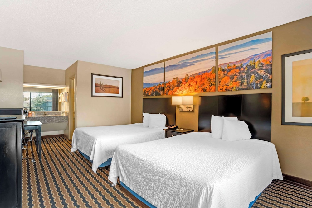 Standard Room, 2 Double Beds, Smoking photo 1