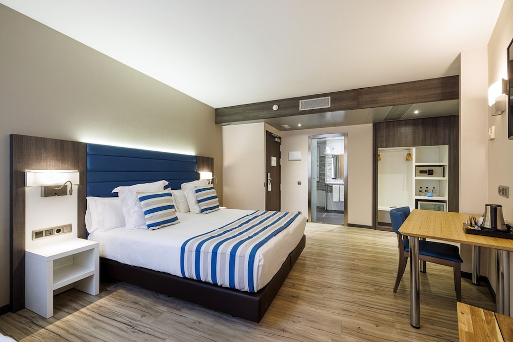 Habitación triple planta baja