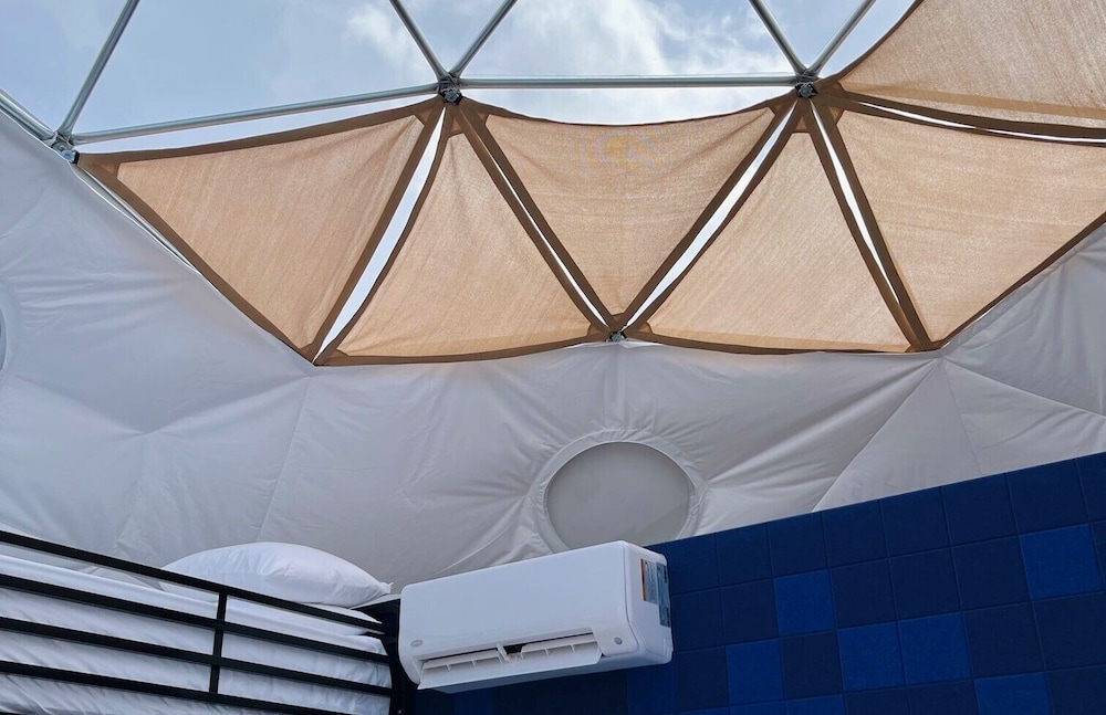 Glamping Family Skylight Dome