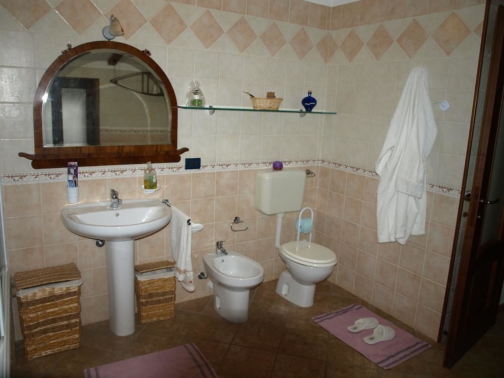 Quadruple Room, Mountain View photo 3