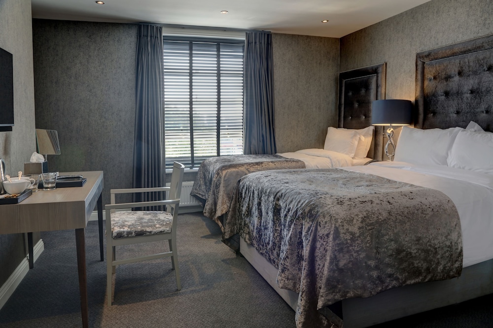 Standard Room, Multiple Beds, Non Smoking - Photo 7