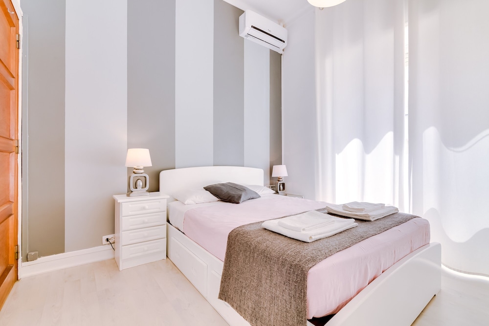 Quarto casal, 1 cama de casal, banheiro compartilhado (I) -Tia São 7 photo 1