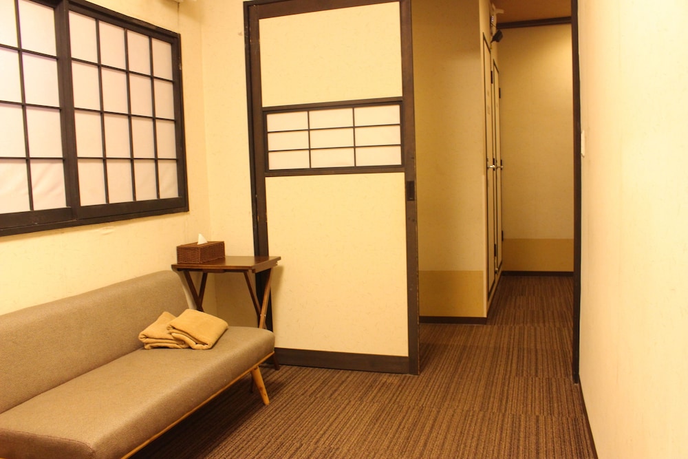 Triple Room, Ensuite (1 bunk bed and 1 mattress) photo 2