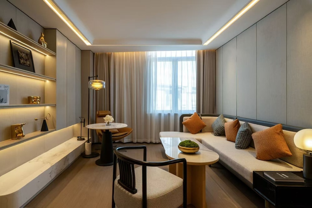 Luxury Suite, River View