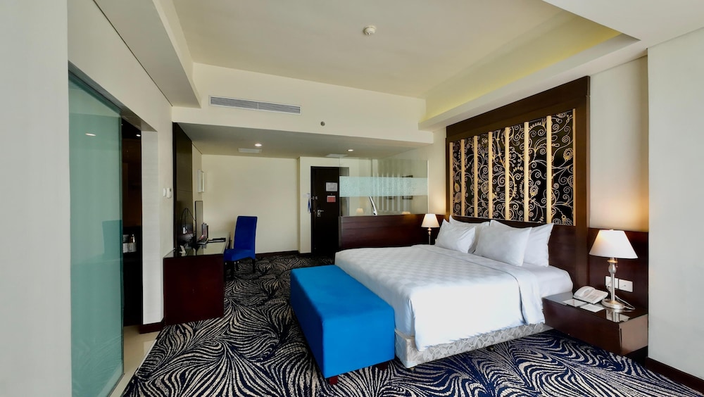 Grand Deluxe Hotel photo 3