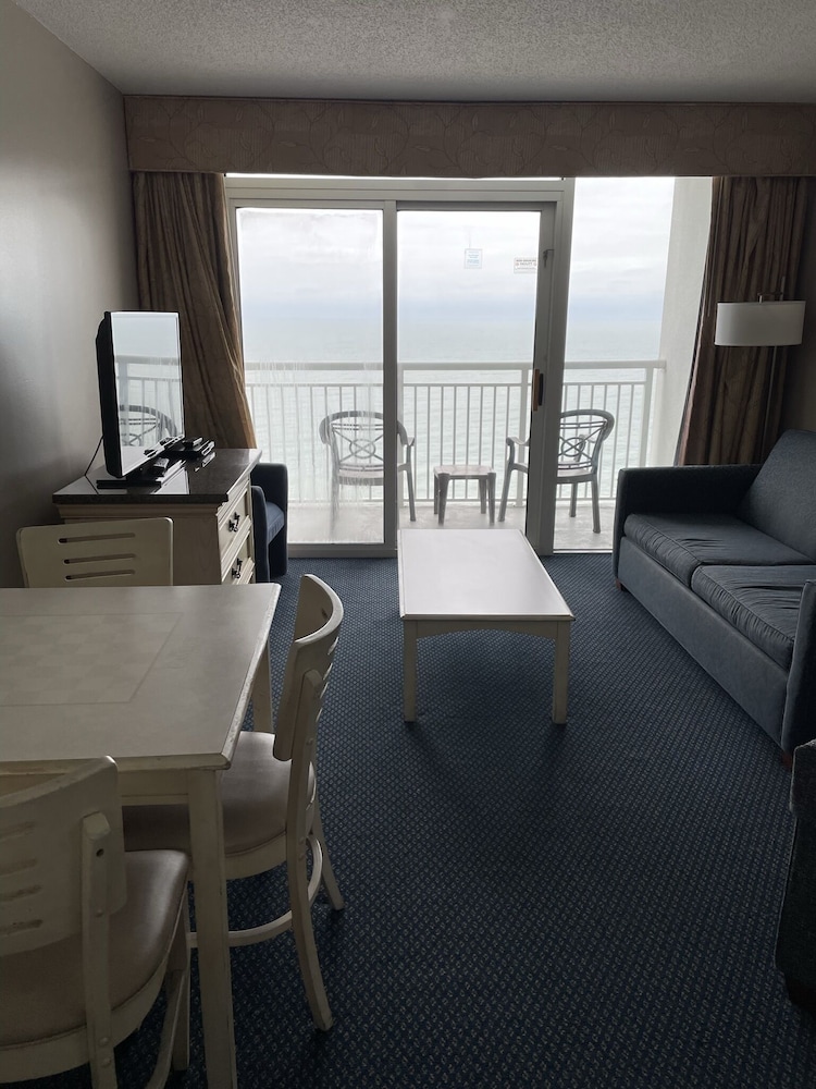 Superior Condo, Ensuite, Ocean View (Cam 2 Queen 1BR Suite) photo 1
