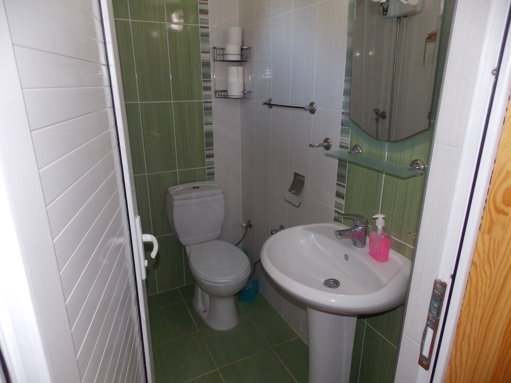 Bungalow (Single) photo 2