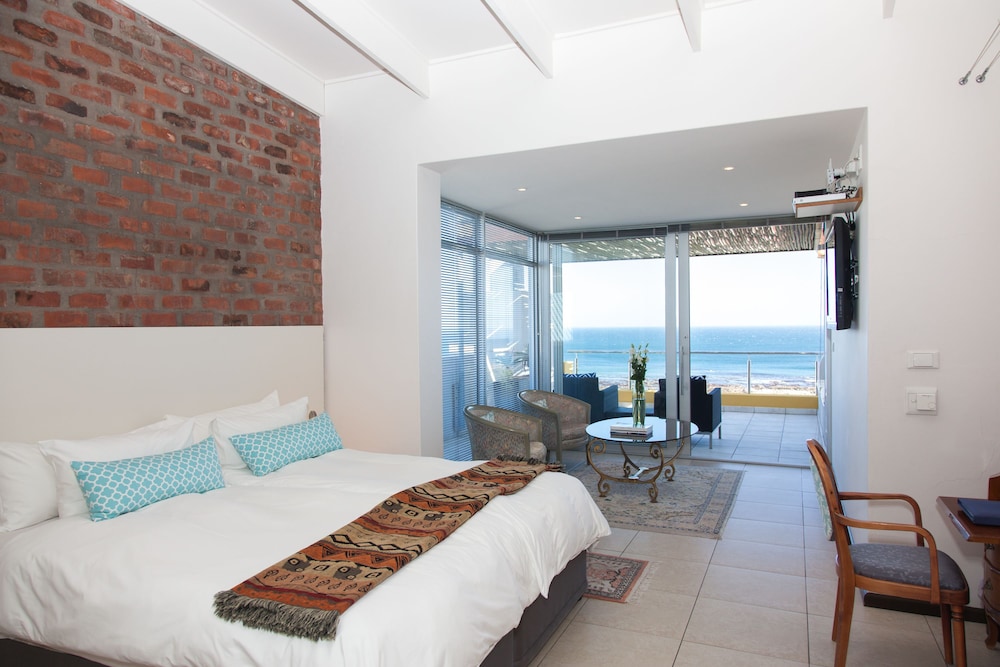 Panoramic Double or Twin Room photo 2