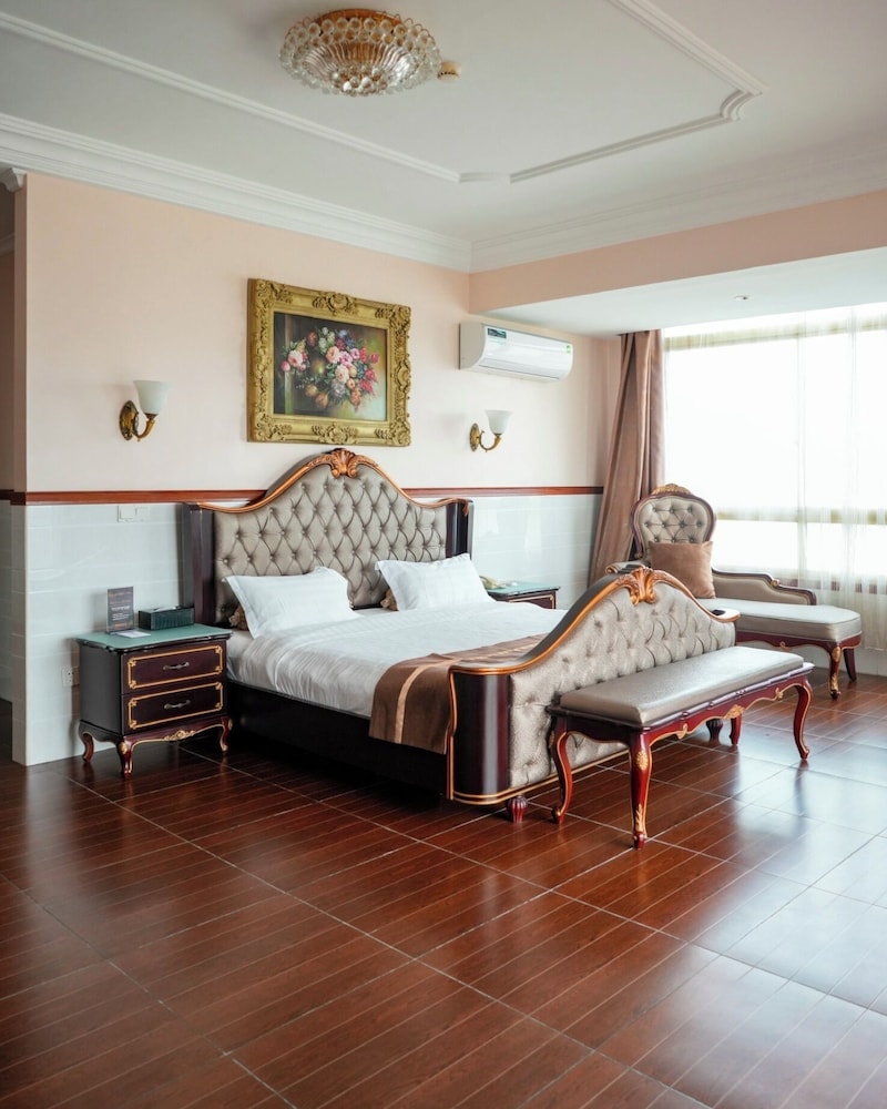 Signature Room photo 1