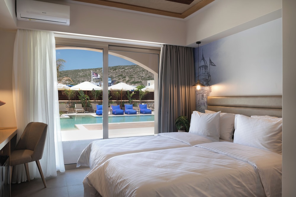 Deluxe Double or Twin Room, Poolside - Photo 1