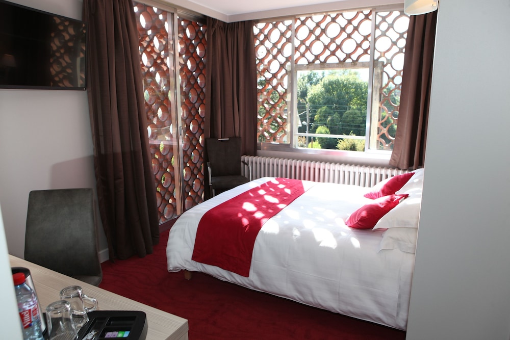 Deluxe Double or Twin Room - Photo 8