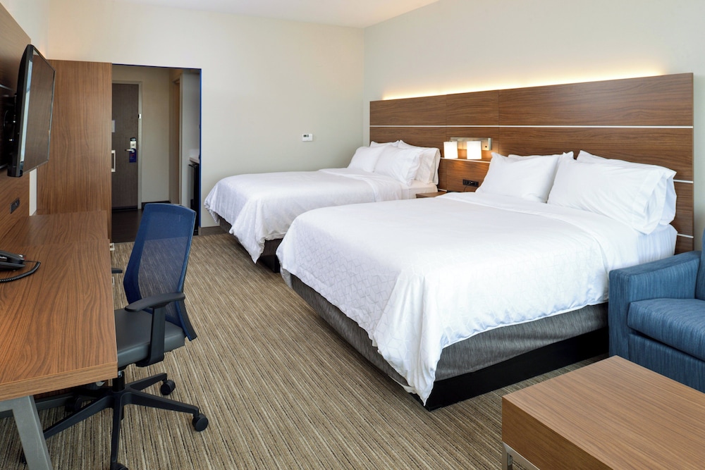 Suite, 2 Queen Beds (Additional Living Area) - Photo 3