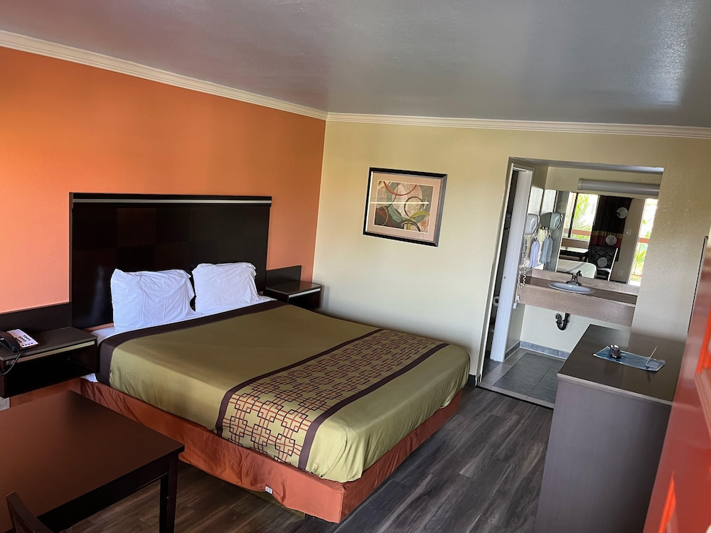 Rivera Inn & Suites Motel