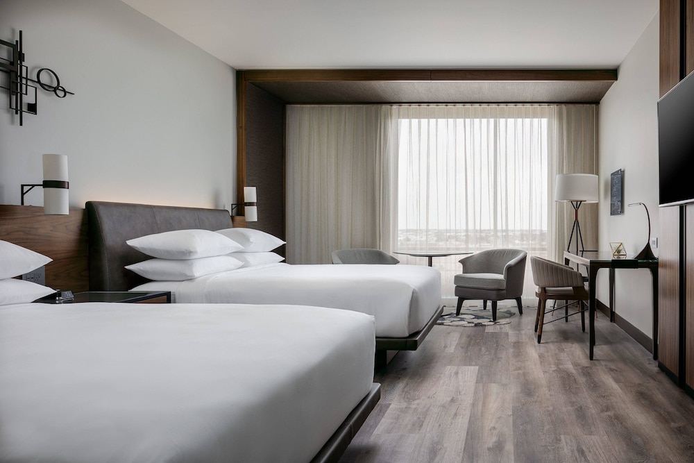 Room, 2 Queen Beds - Photo 1