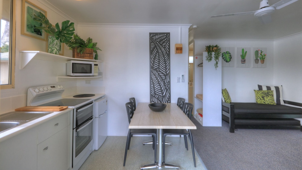 Basic Cabin, 1 Bedroom, Garden View photo 3
