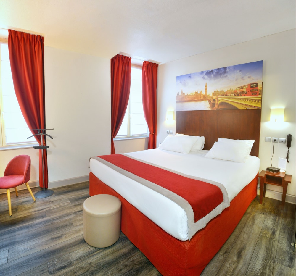 Superior Room, 1 King Bed, Non Smoking (Larger Room)