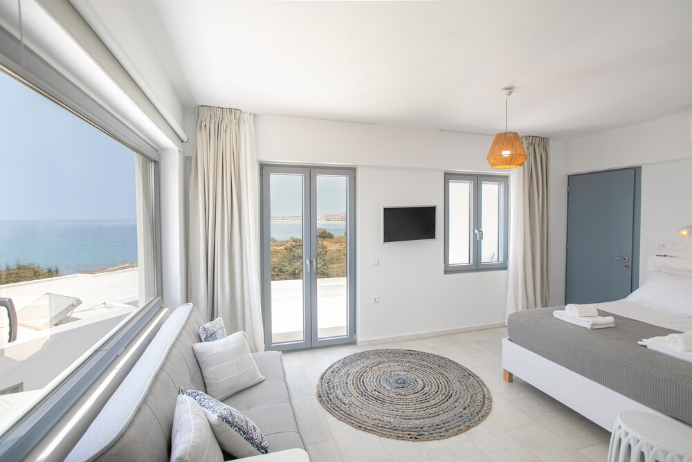 Junior Sea view Suite photo 3