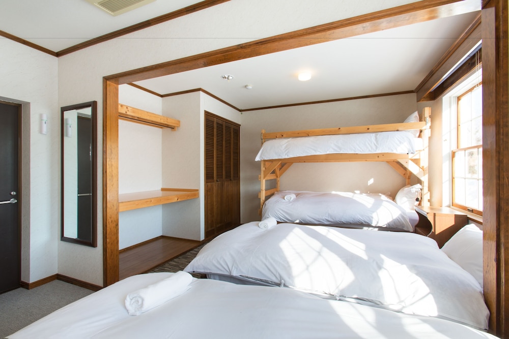 6 Bed Bunk Room (Snowgum Lodge) photo 2