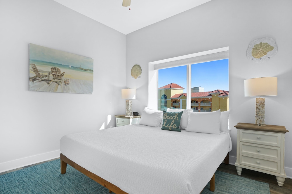 Condo, 3 Bedrooms, Sea View (3-2301)