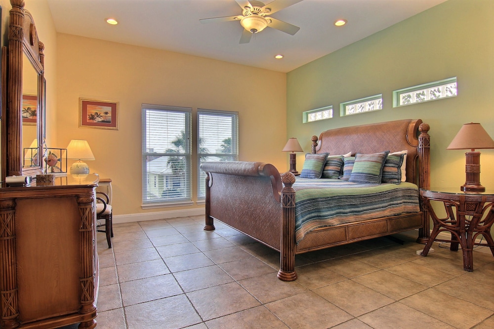 House, 4 Bedrooms
