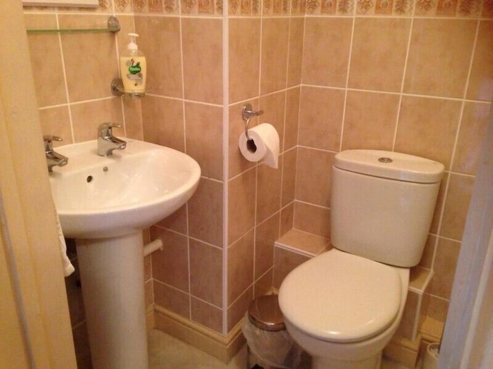 Twin Room, Ensuite photo 2
