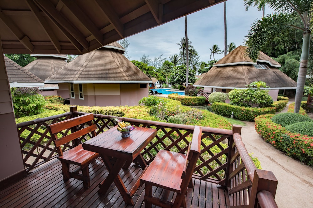 Deluxe Cottage, Private Pool, Pool View - Photo 4
