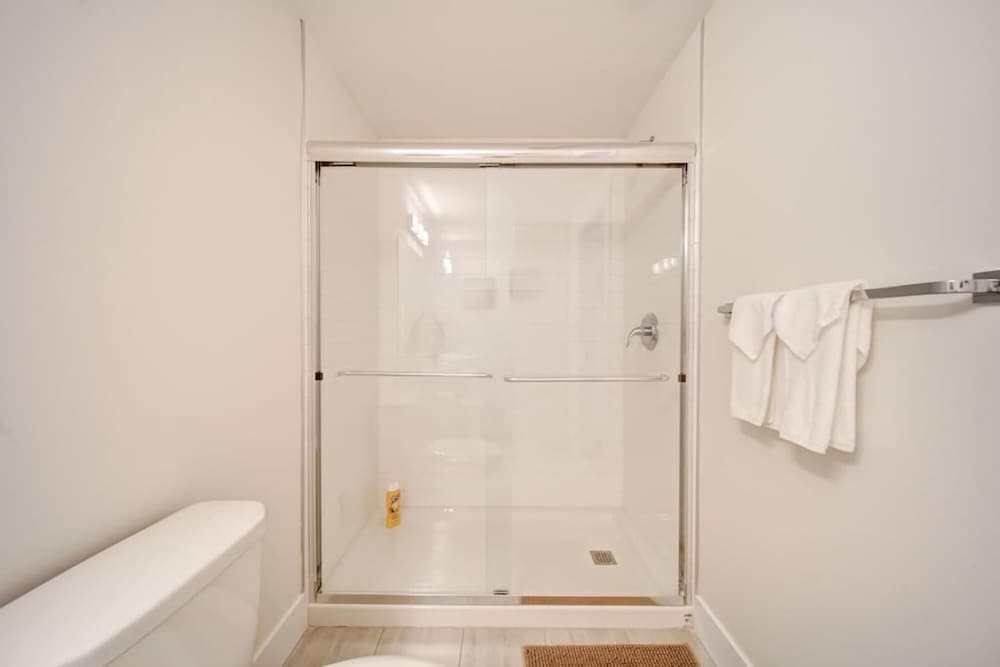 Luxurious Modern 2BR Condo Slps-5 Coffee AC Wifi, Billede 16