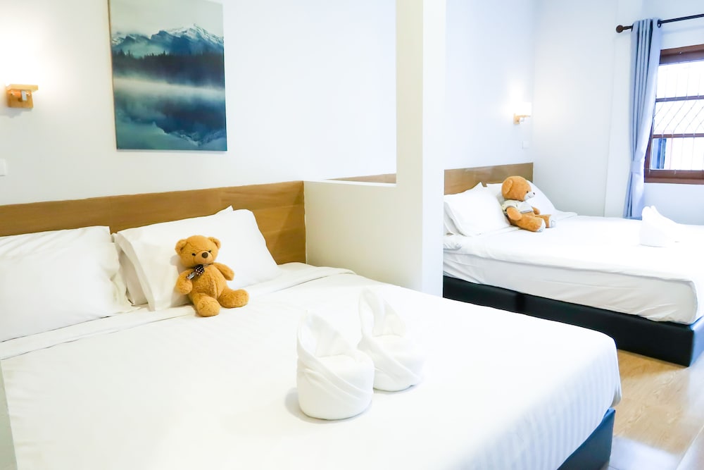 Standard Quadruple Room Type B - Photo 4