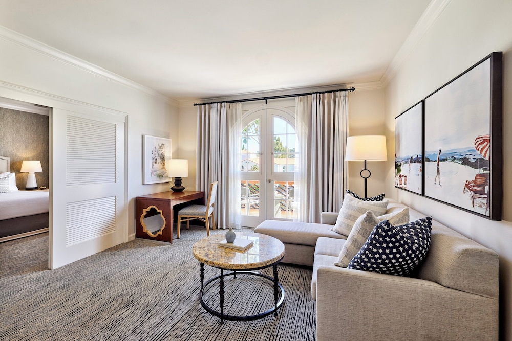 Family Suite (1 King and 2 Queens) - Photo 1
